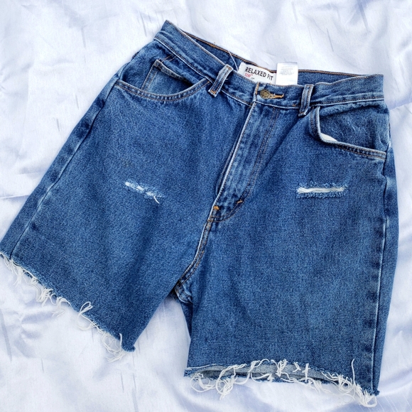Vintage Levi's 550 Cut-Off Shorts - Picture 2 of 3